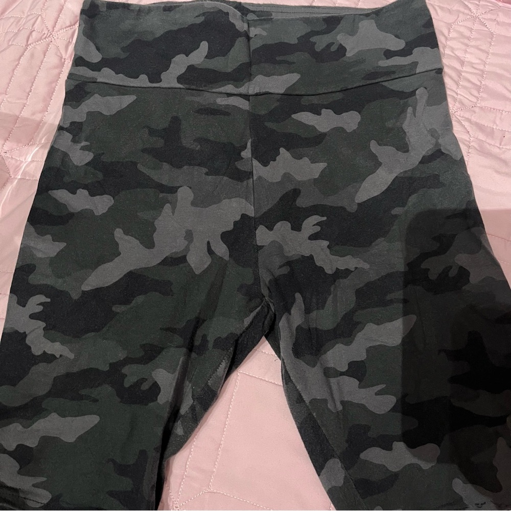 Wild fable Camouflage Leggings - black Gray shorts